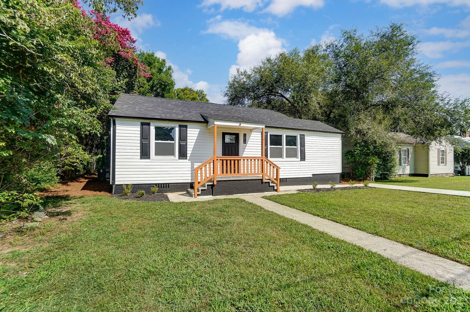 Property Photo:  1310 Poston Circle  NC 28054 