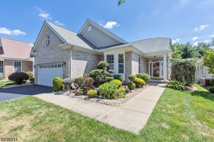 77 Crescent Way  Monroe Twp. NJ 08831 photo