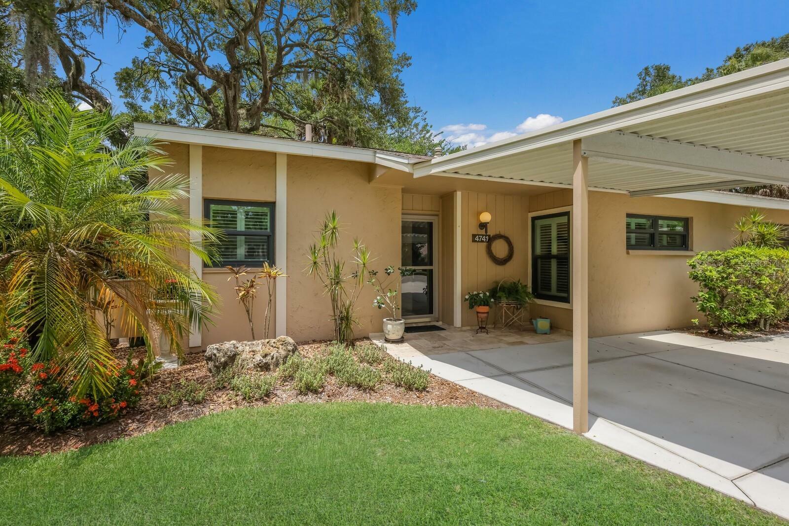 Property Photo:  4741 Village Gardens Drive 81  FL 34234 