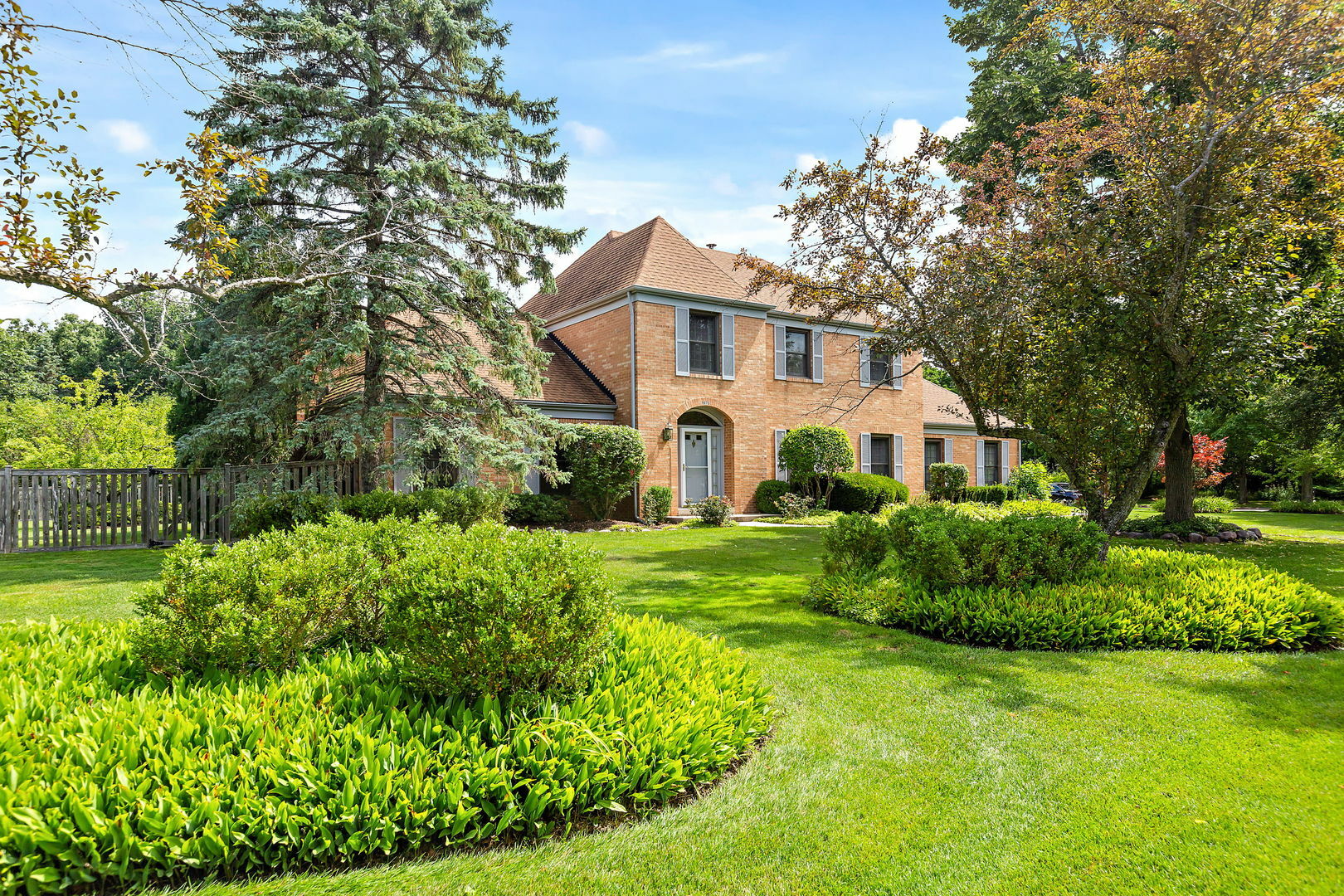 Property Photo:  1875 Wedgewood Court  IL 60045 