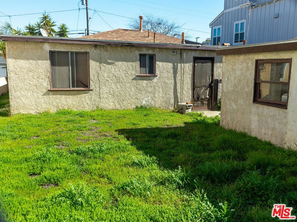 Property Photo: 1611 Steinhart Avenue CA 90278