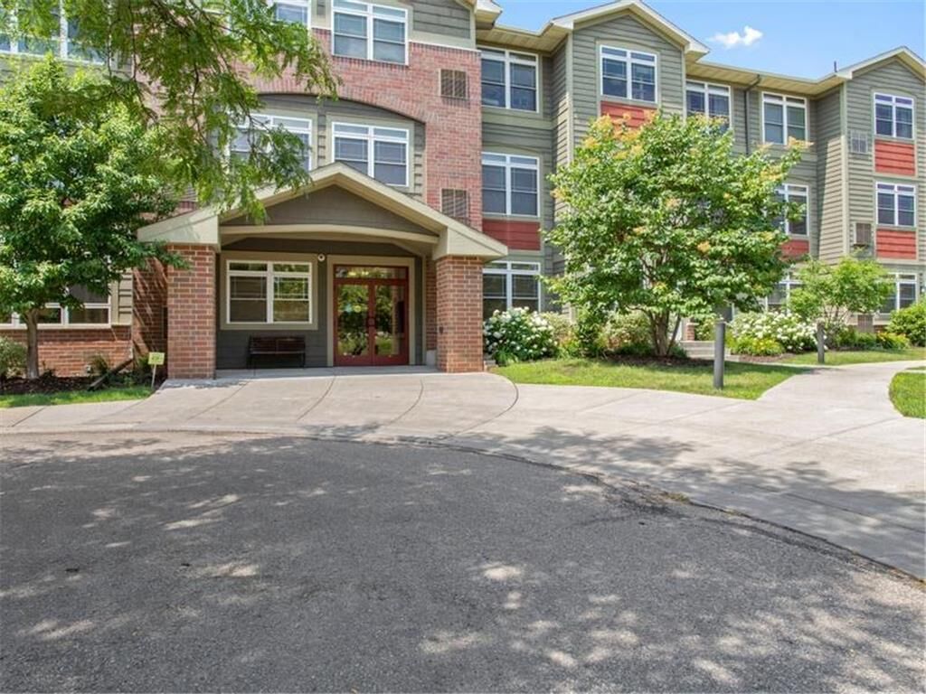 Property Photo: 2530 E 34th Street 201 MN 55406