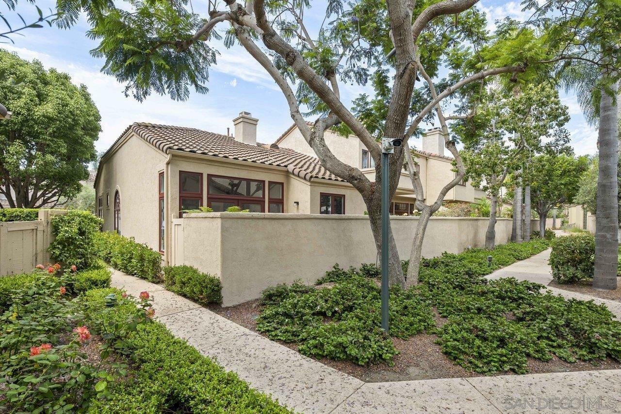 Property Photo:  3757 Paseo Vista Famosa  CA 92091 