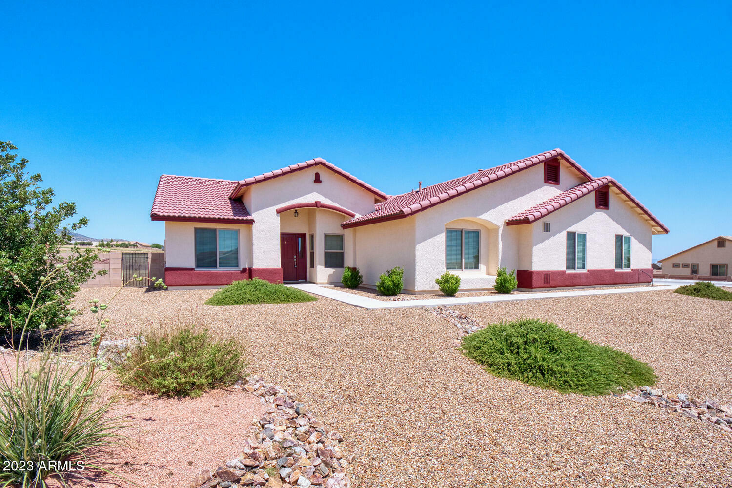 Property Photo: 6233 E Saddlehorn Circle AZ 85615