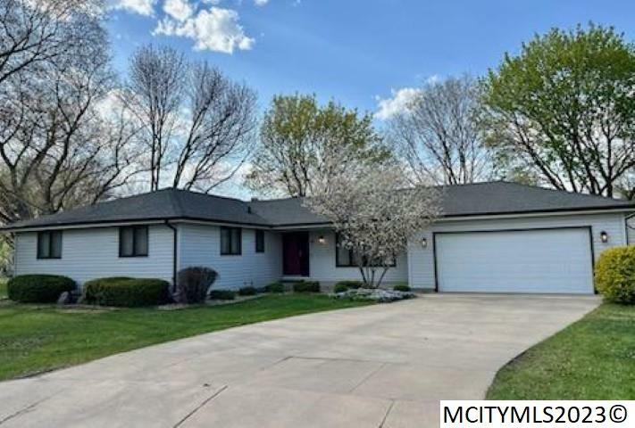 Property Photo:  16 N Willowgreen Ct  IA 50401 