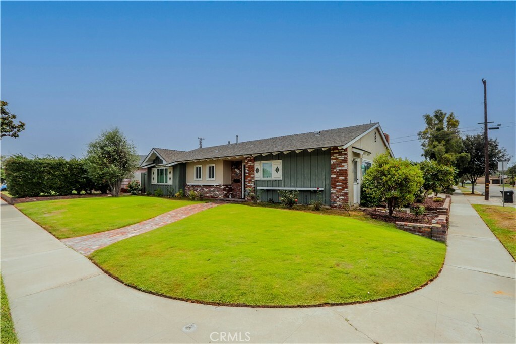 Property Photo:  1352 W Roberta Avenue  CA 92833 