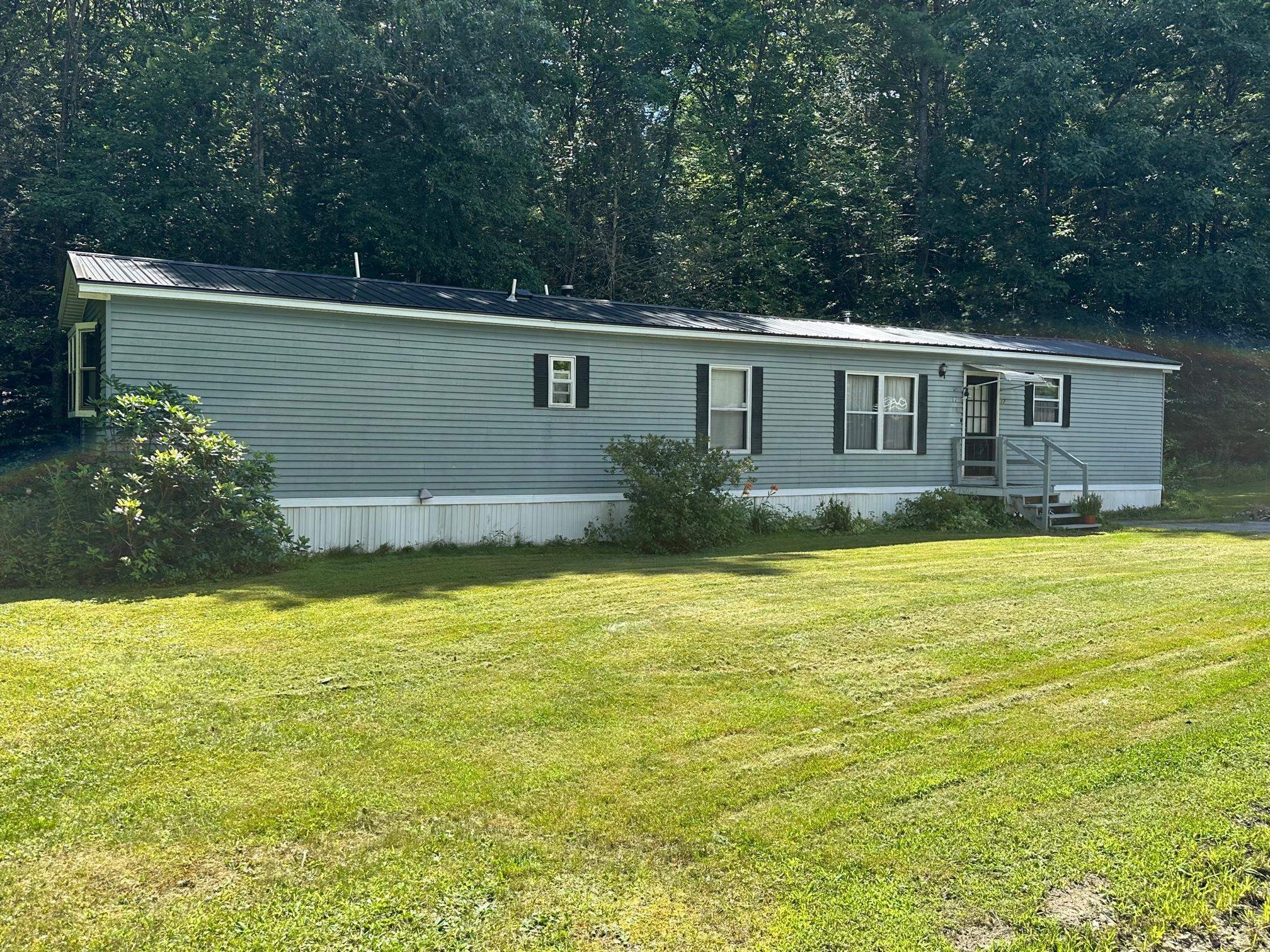 Property Photo:  17 Lamprey River Park  NH 03857 