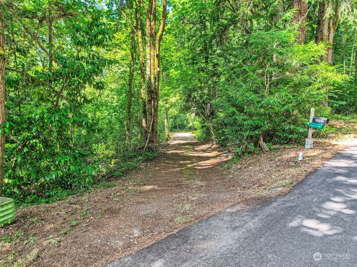 Property Photo:  2317 E Beaver Lake Drive SE  WA 98075 