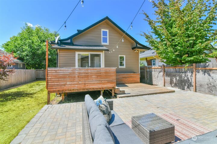 Property Photo:  1411 S Adams Street  WA 98405 