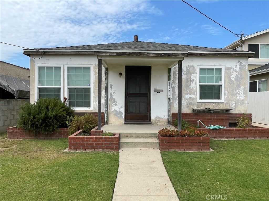 Property Photo: 16923 La Salle Avenue CA 90247