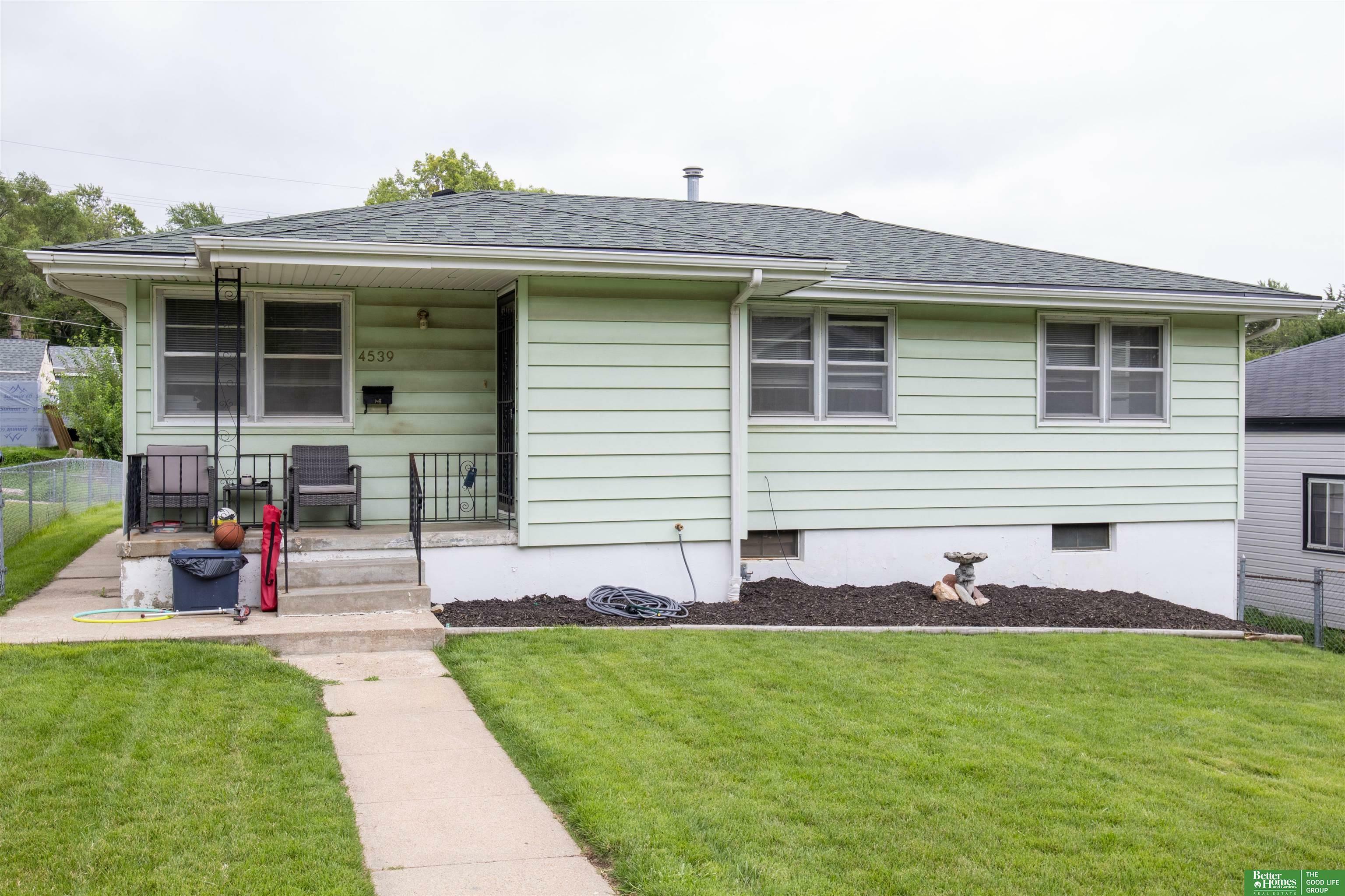 Property Photo:  4539 N 40 Avenue  NE 68111 