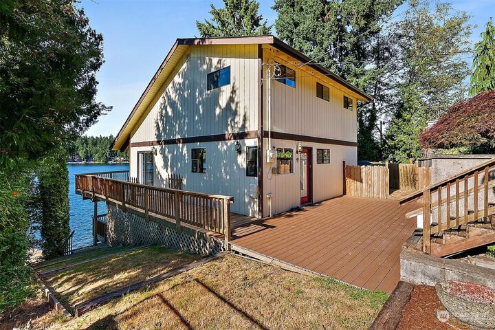 Property Photo: 12019 Clear Lake South Road E WA 98238