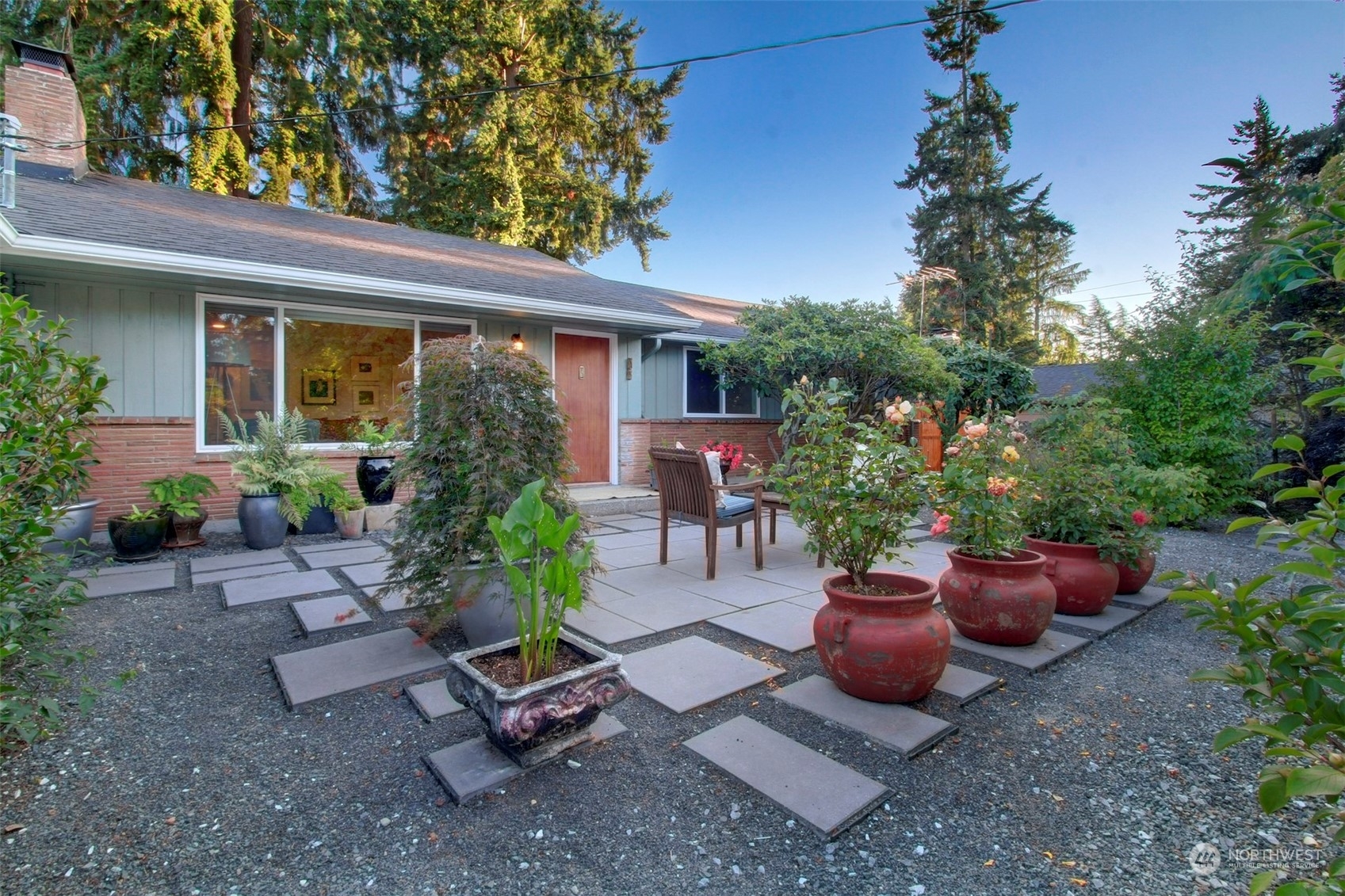 Property Photo:  1825 N 199th Street  WA 98133 