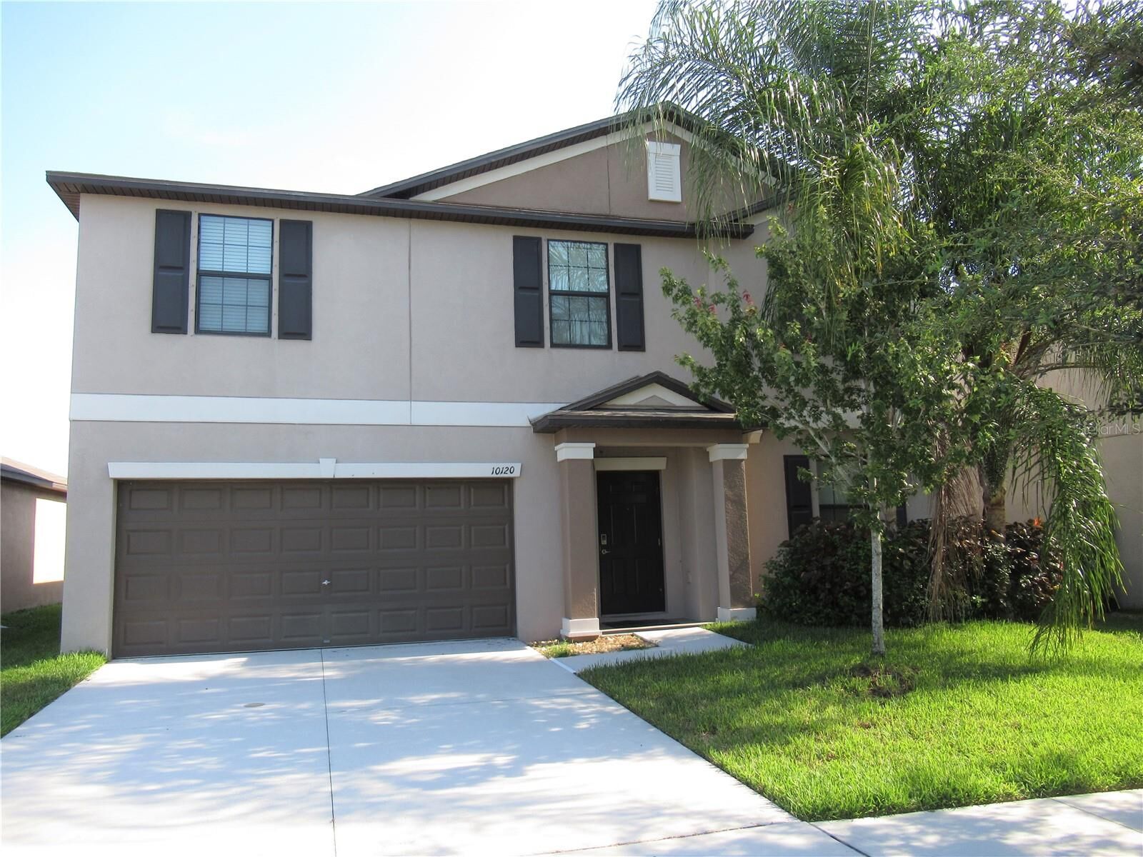 Property Photo:  10120 Rose Petal Place  FL 33578 