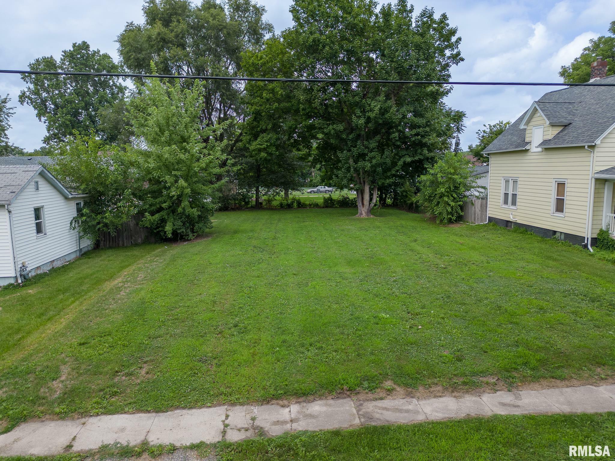 Property Photo:  837 Mulberry Street  IL 61401 