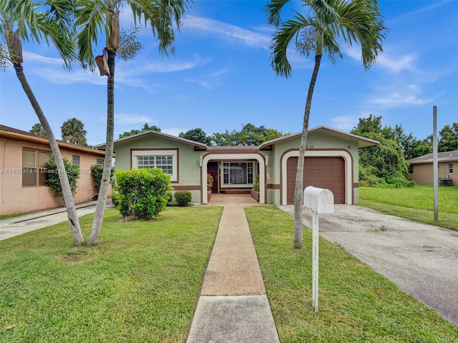 Property Photo: 2941 NW 6th Ct FL 33311