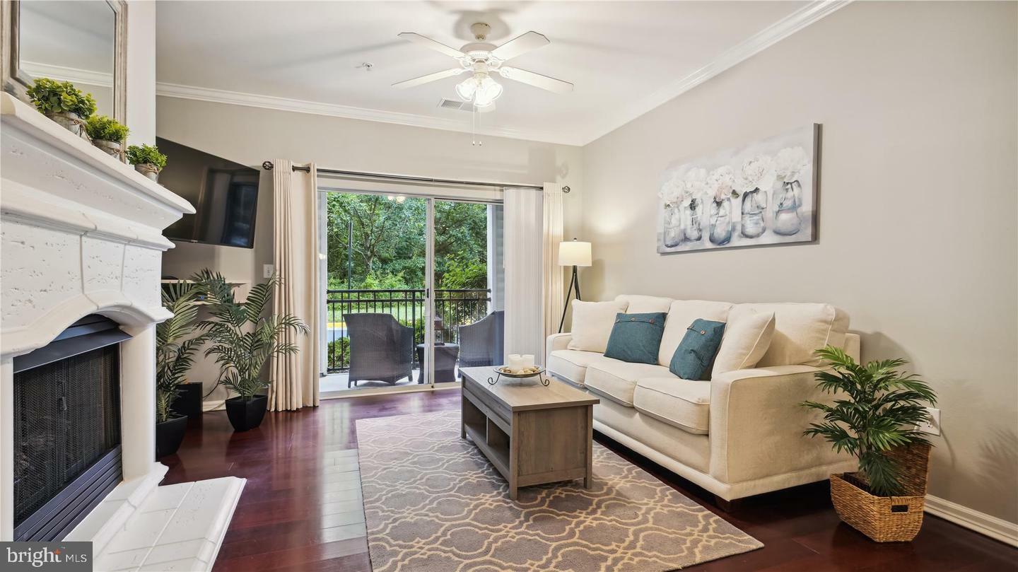 Property Photo: 12953 Centre Park Circle 122 VA 20171
