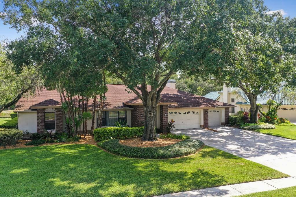 Property Photo: 16105 Vanderbilt Drive FL 33556