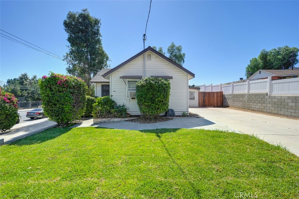 Property Photo:  11908 Hudden Street  CA 92505 