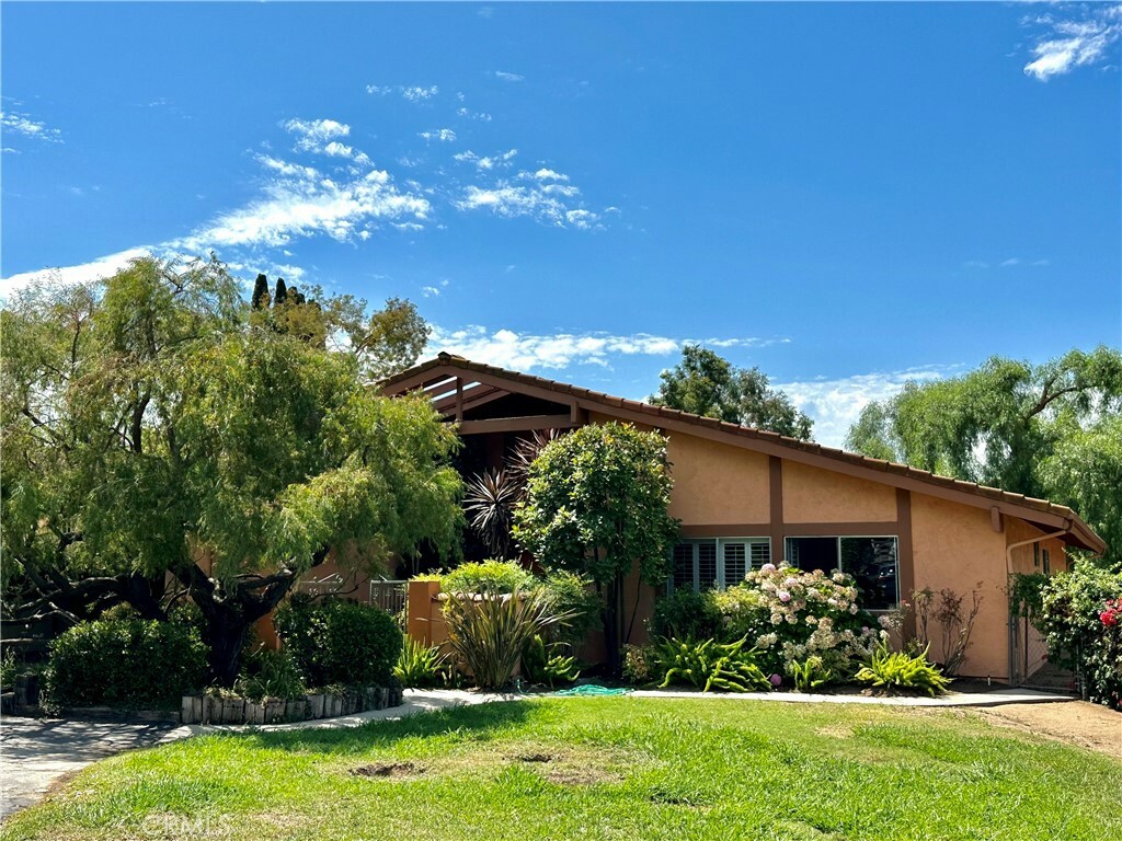 Property Photo:  2035 E Mission Road  CA 92028 