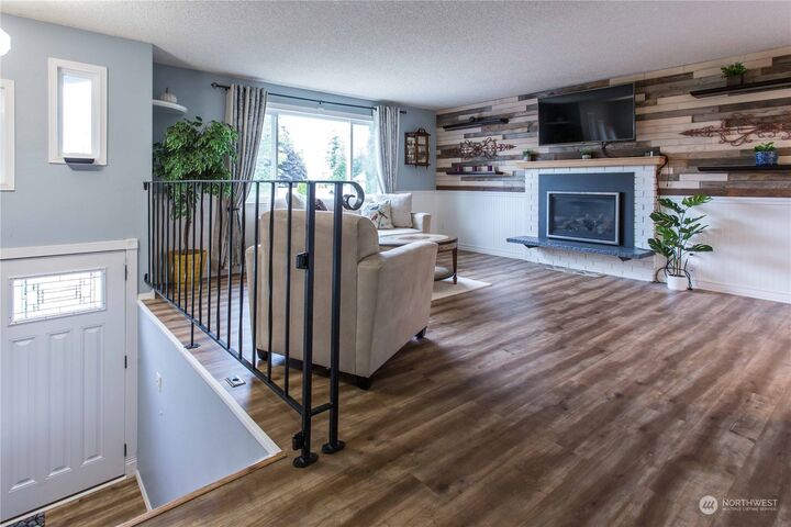 Property Photo: 2506 Cindy Place WA 98273