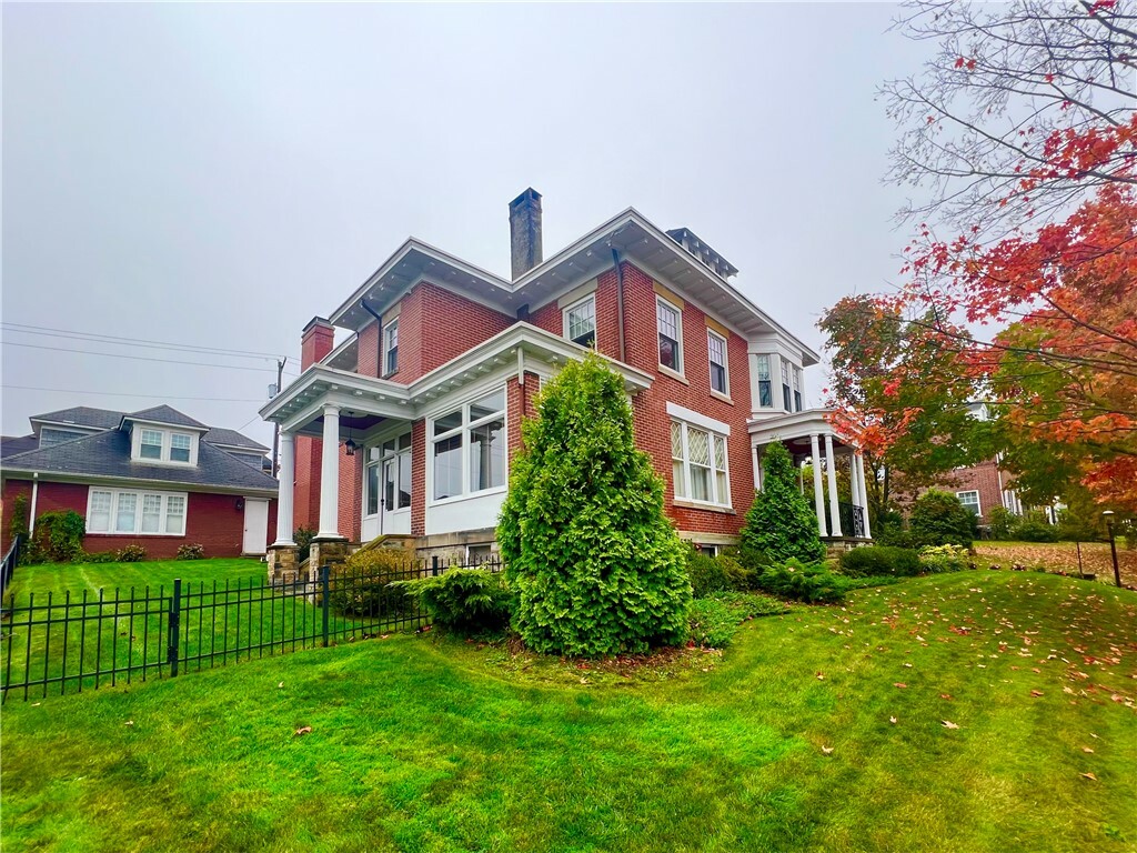 Property Photo:  127 Underwood Ave  PA 15601 