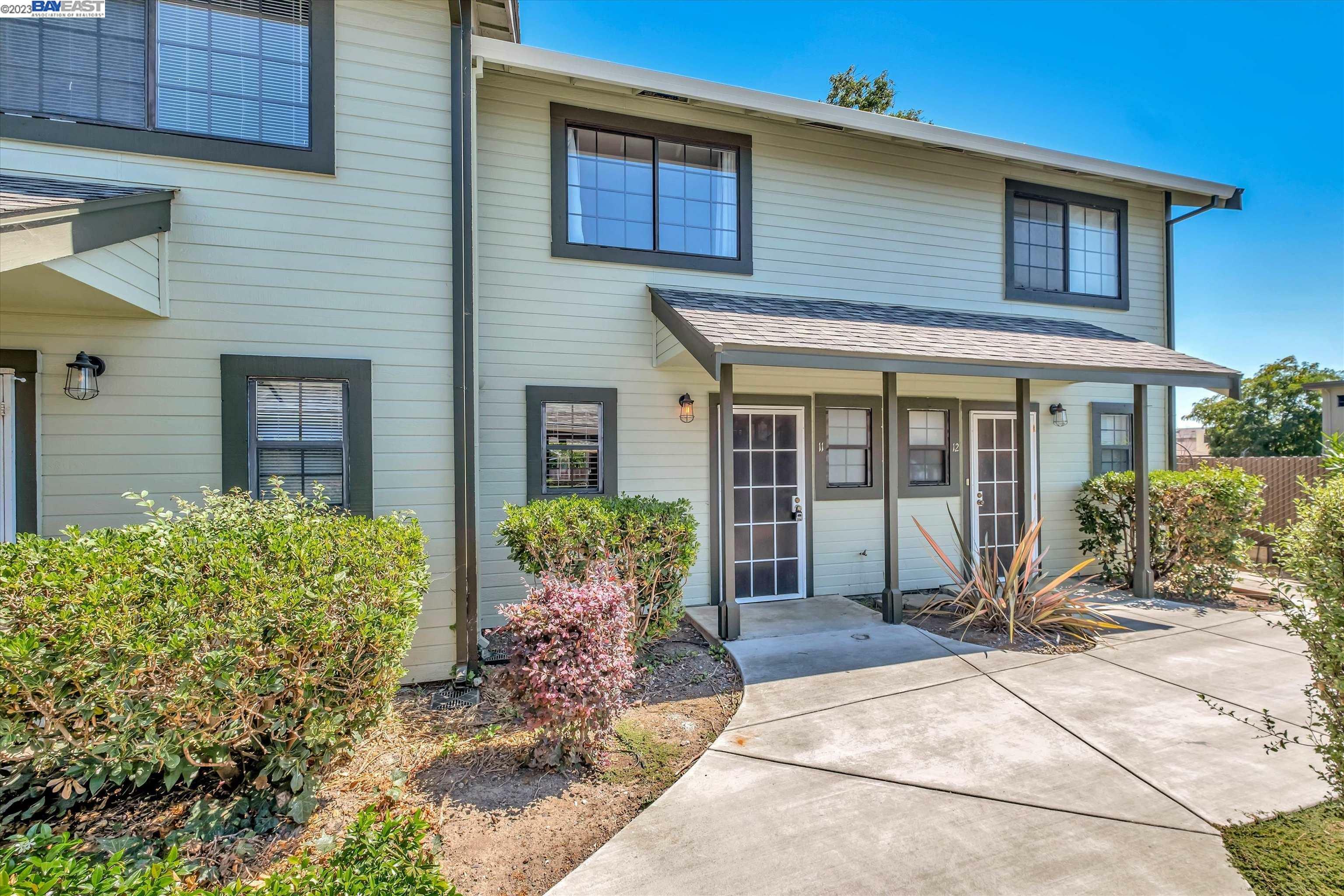 Property Photo: 387 Laurel Ave 11 CA 94541