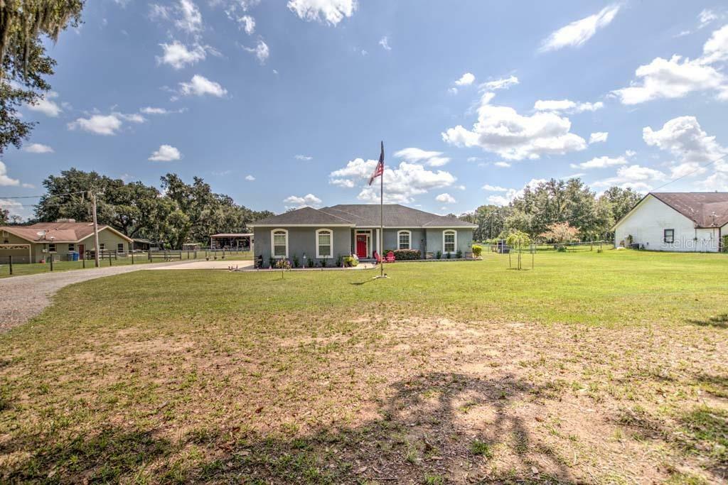 Property Photo:  3306 Charlie Taylor Road  FL 33565 