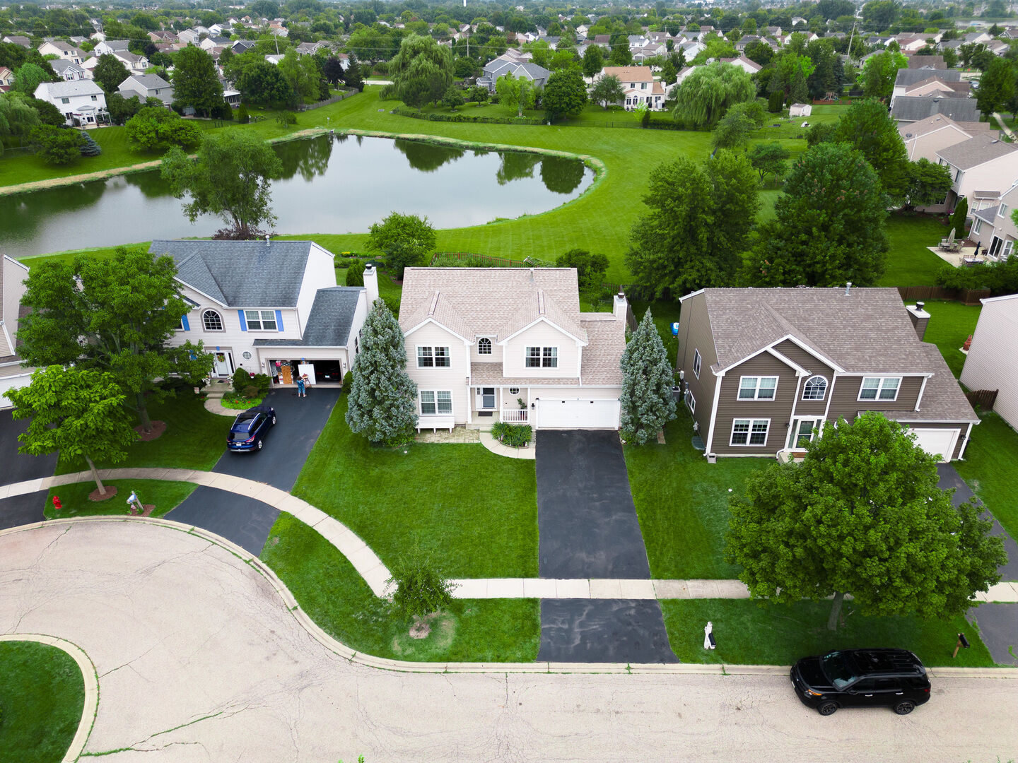 Property Photo:  8 Baldwin Court  IL 60156 