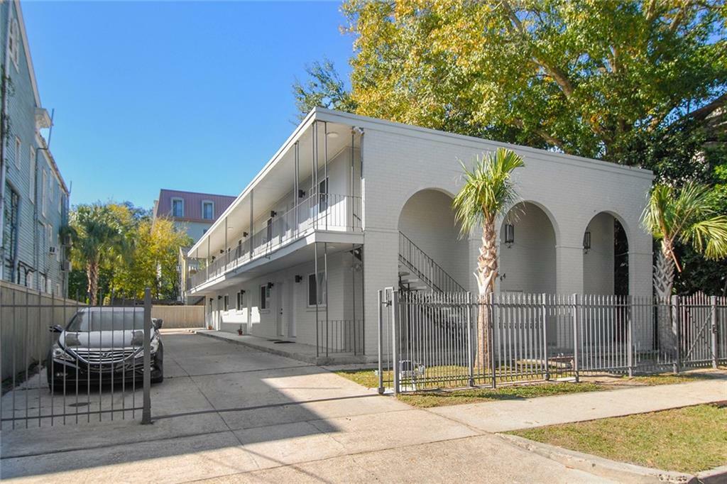 Property Photo:  1444 Josephine Street 9  LA 70130 