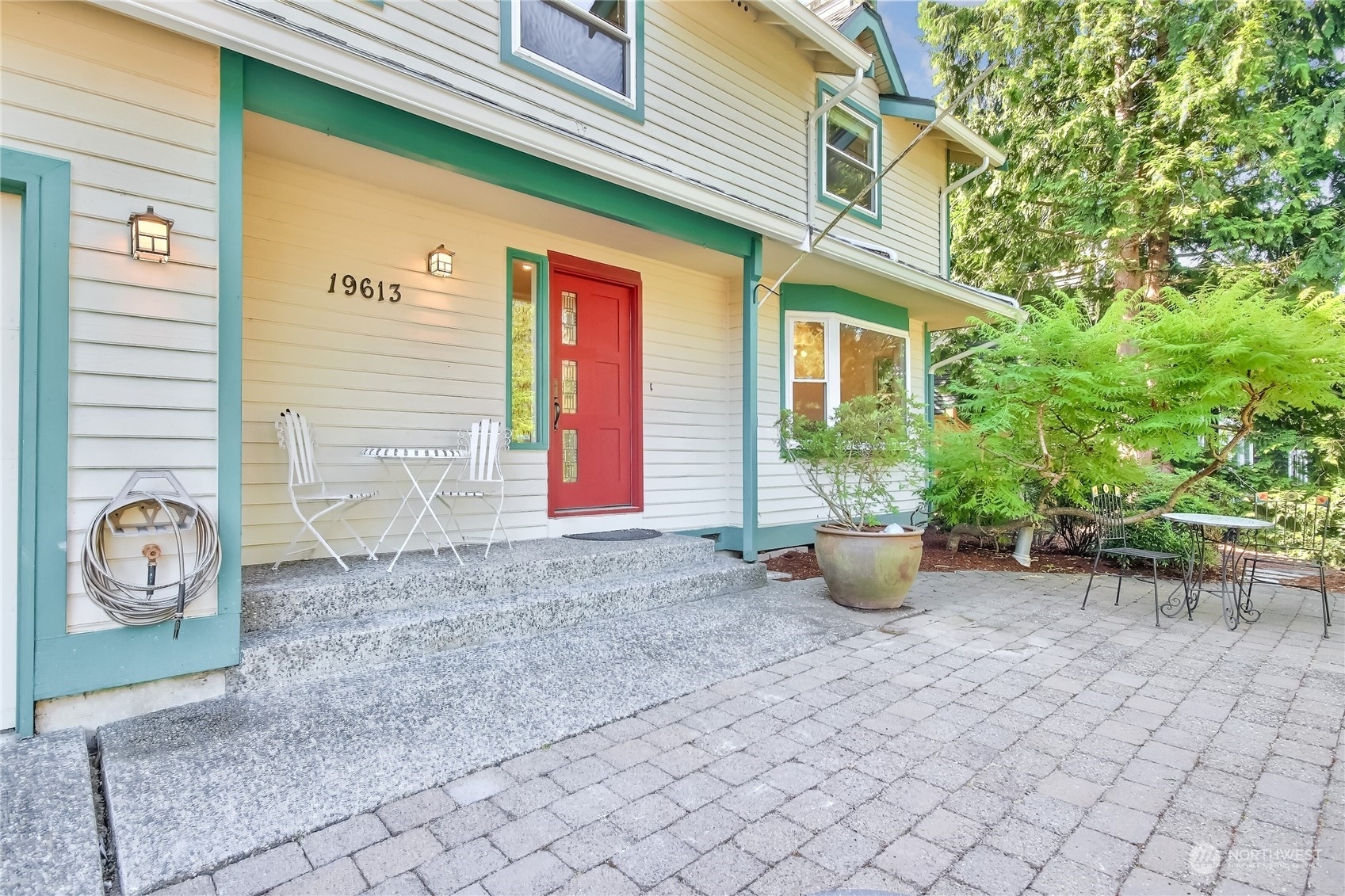 Property Photo:  19613 28th Drive SE  WA 98012 