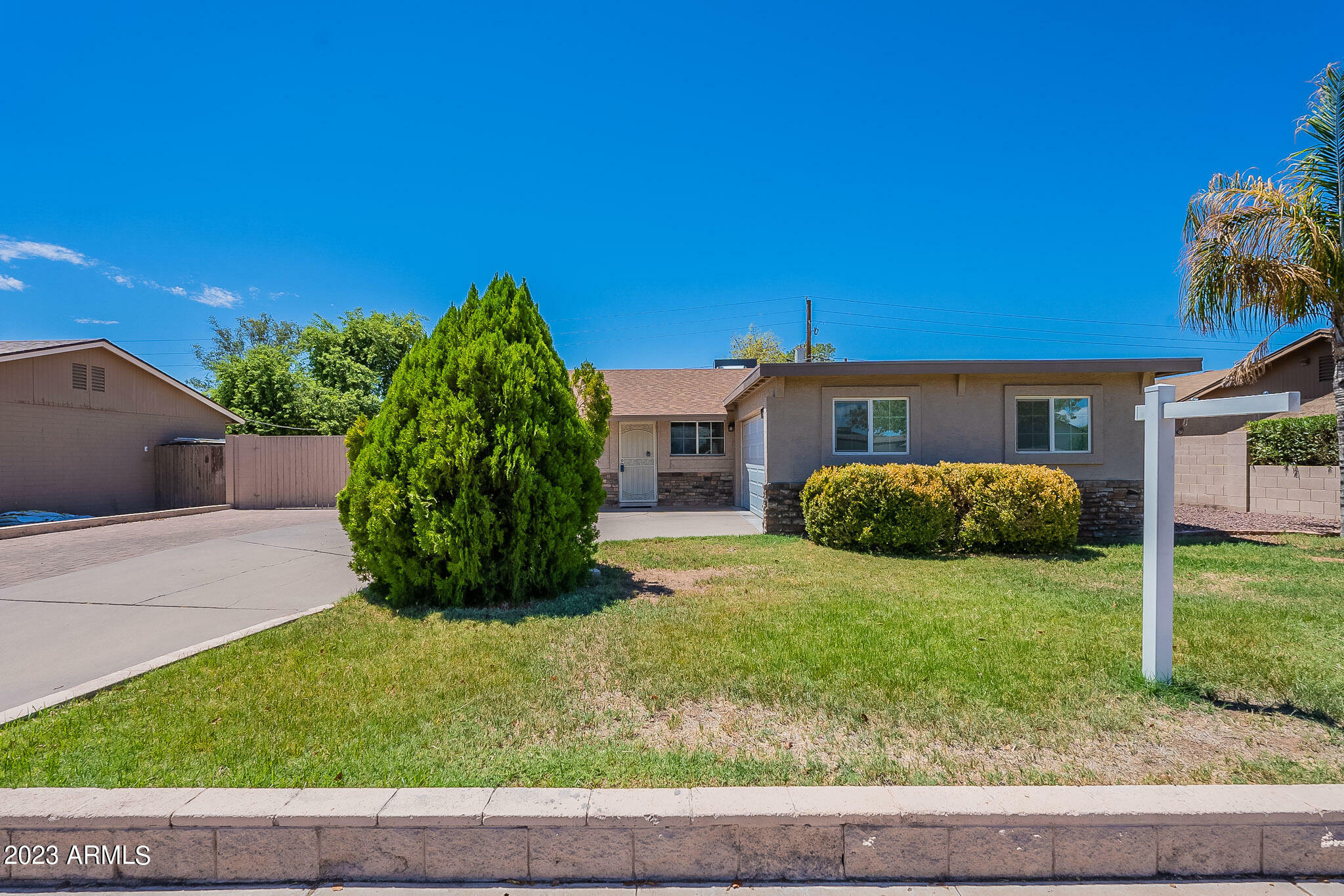 Property Photo:  1326 N Dakota Street  AZ 85225 