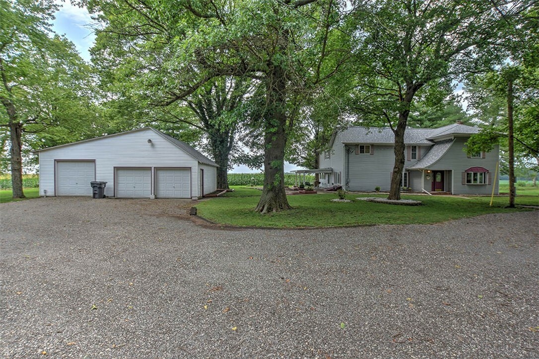 Property Photo:  2502 1800 North Road  IL 62550 