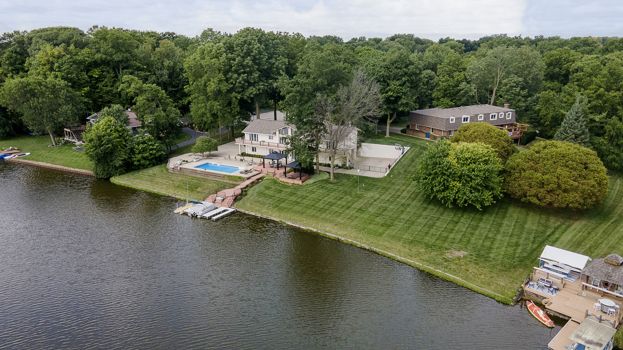 Property Photo:  21 Lakeshore Court  IN 46033 
