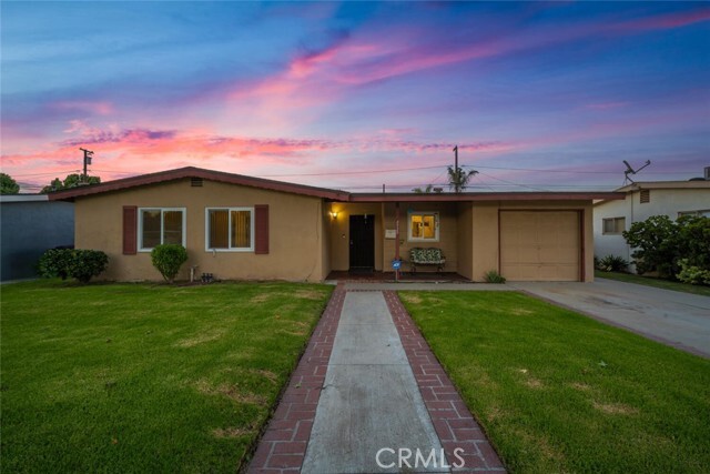 Property Photo: 6929 E Espanita Street CA 90815