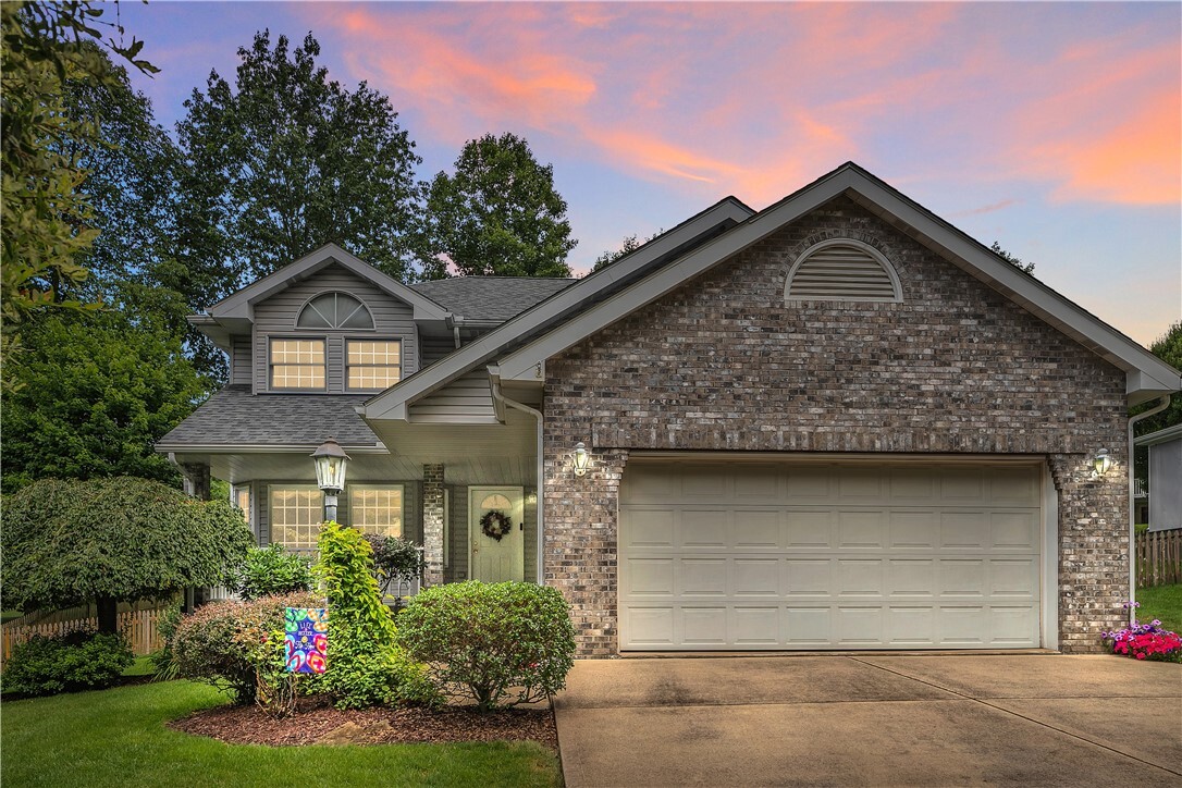 Property Photo:  223 Rose Court North  PA 15626 