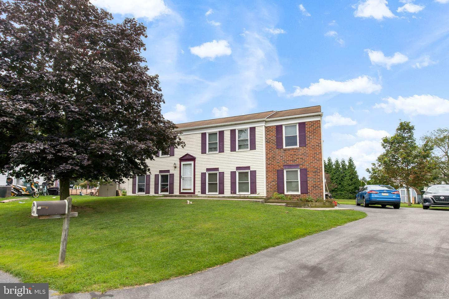 Property Photo: 9 Westbridge Court PA 17584