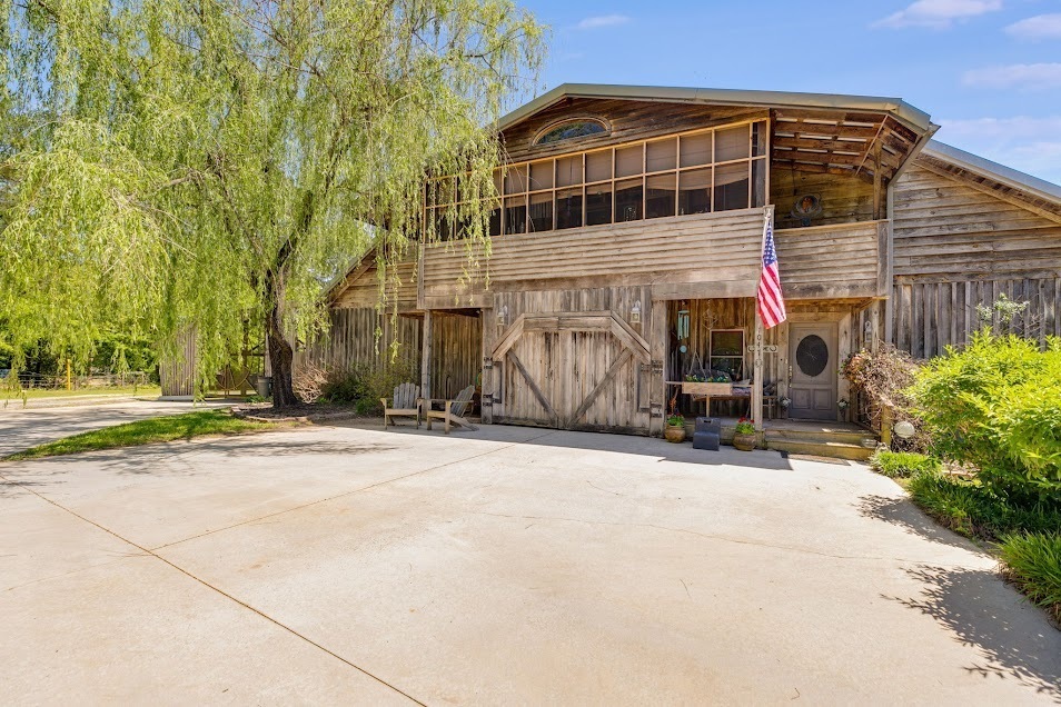 Property Photo: 1047 Old Driver Road GA 30185