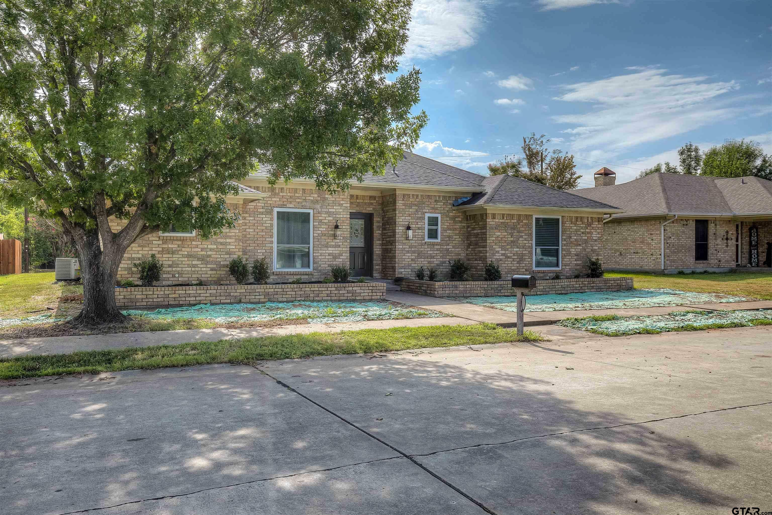 Property Photo:  1821 Woodbridge Drive  TX 75482 