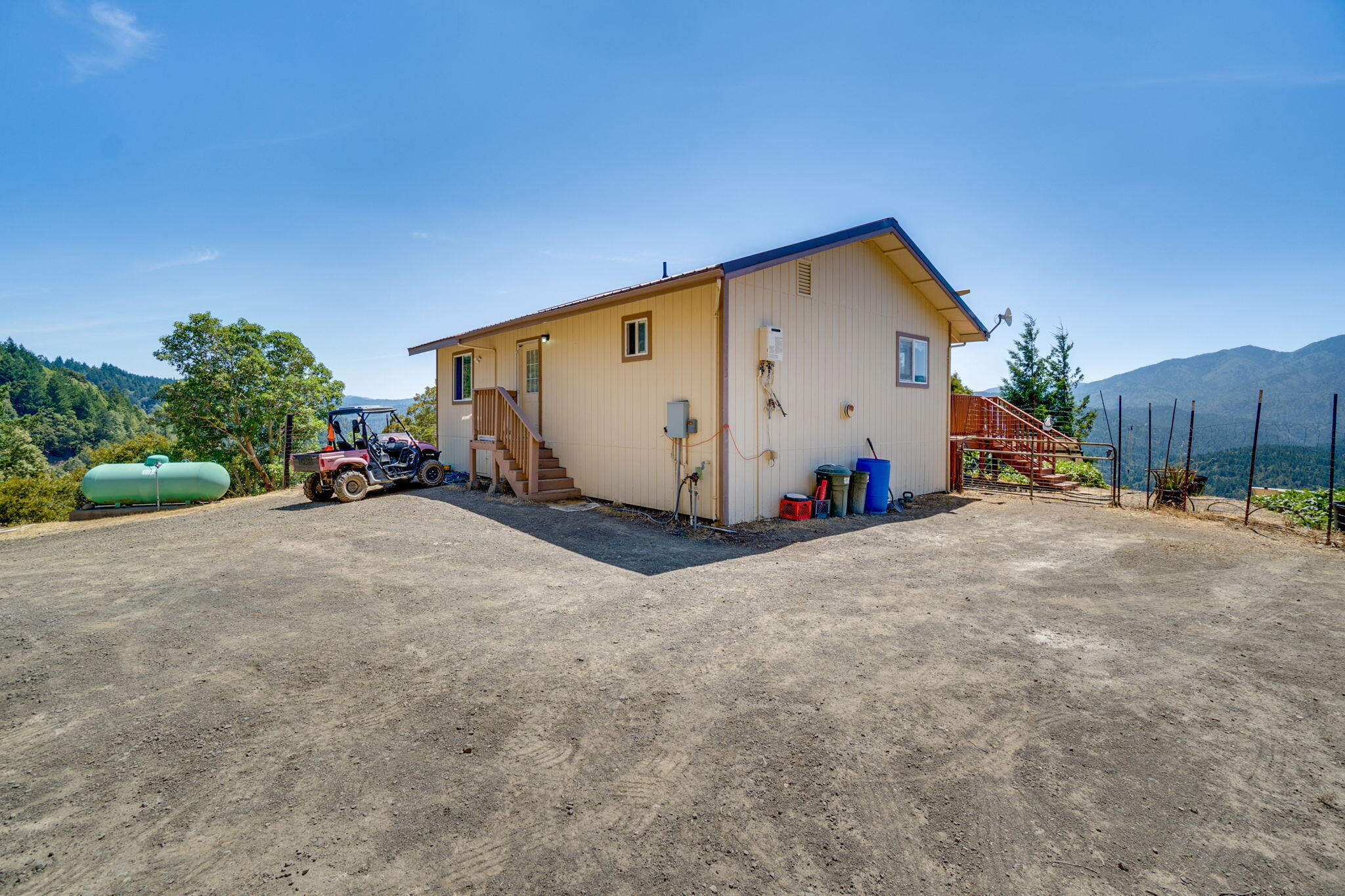 Property Photo: 745 Applewood Road CA 95545