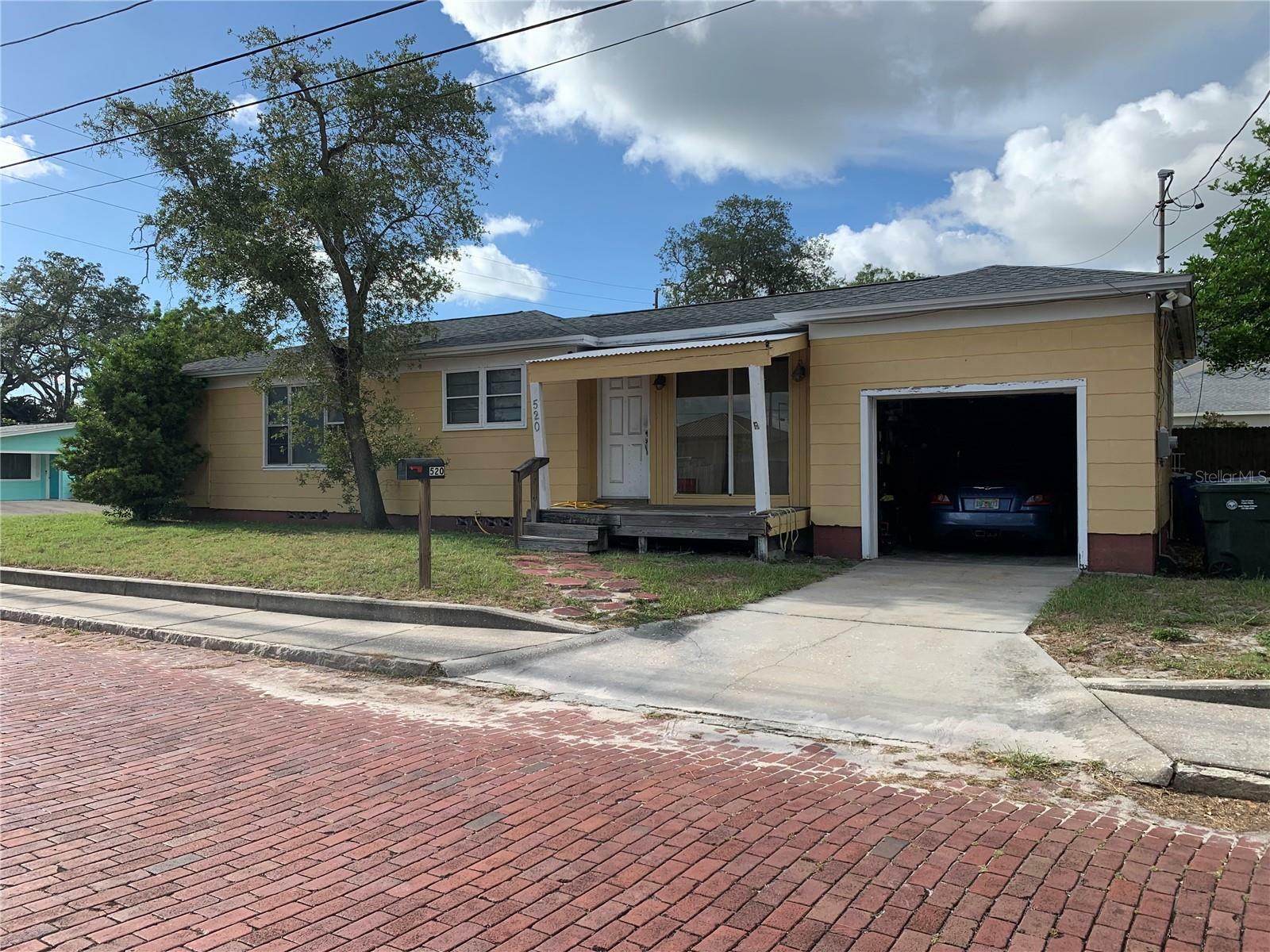 Property Photo:  520 Cleveland Avenue SW  FL 33770 