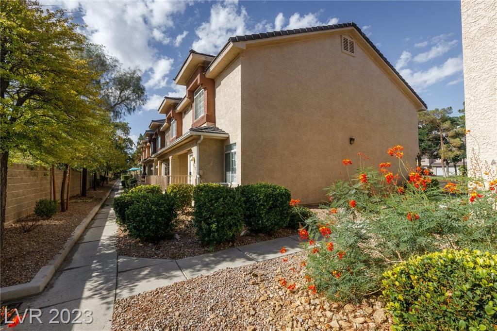 Property Photo:  1048 Dusty Creek Street  NV 89128 