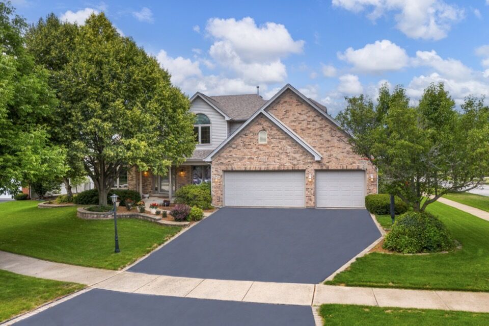 Property Photo:  2503 Foster Court  IL 60564 