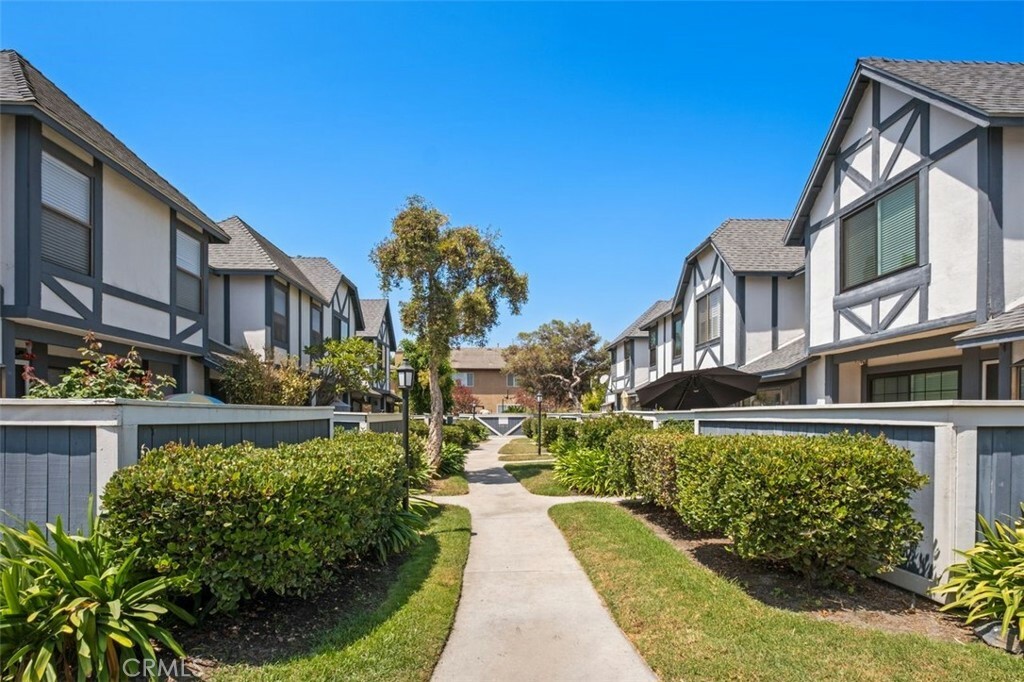Property Photo: 3073 W Cheryllyn Lane 41 CA 92804
