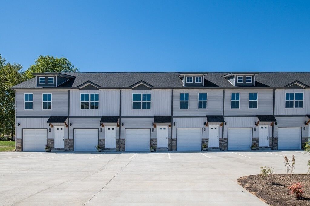 Property Photo:  212 Drayton Drive C  TN 37042 