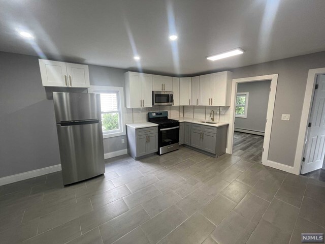 Property Photo:  26 Murray Street 2  NJ 07114 