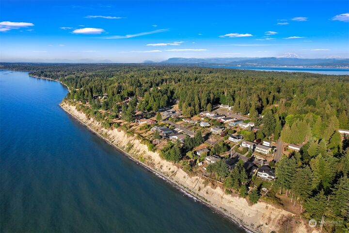 Property Photo:  2809 Leeward Way  WA 98226 