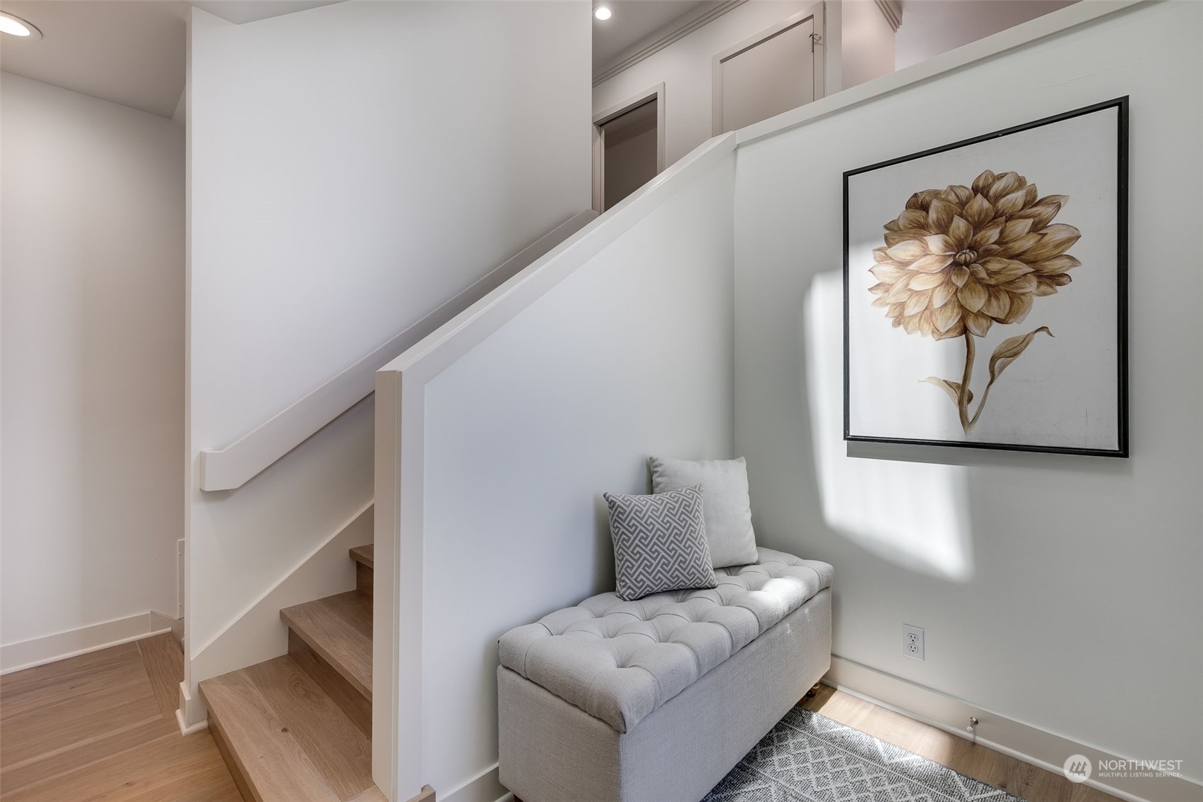 Property Photo: 616 Bellevue Way SE WA 98004