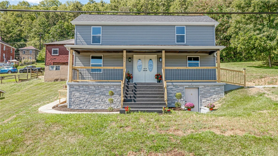 Property Photo:  1602 Haymaker St  PA 15018 