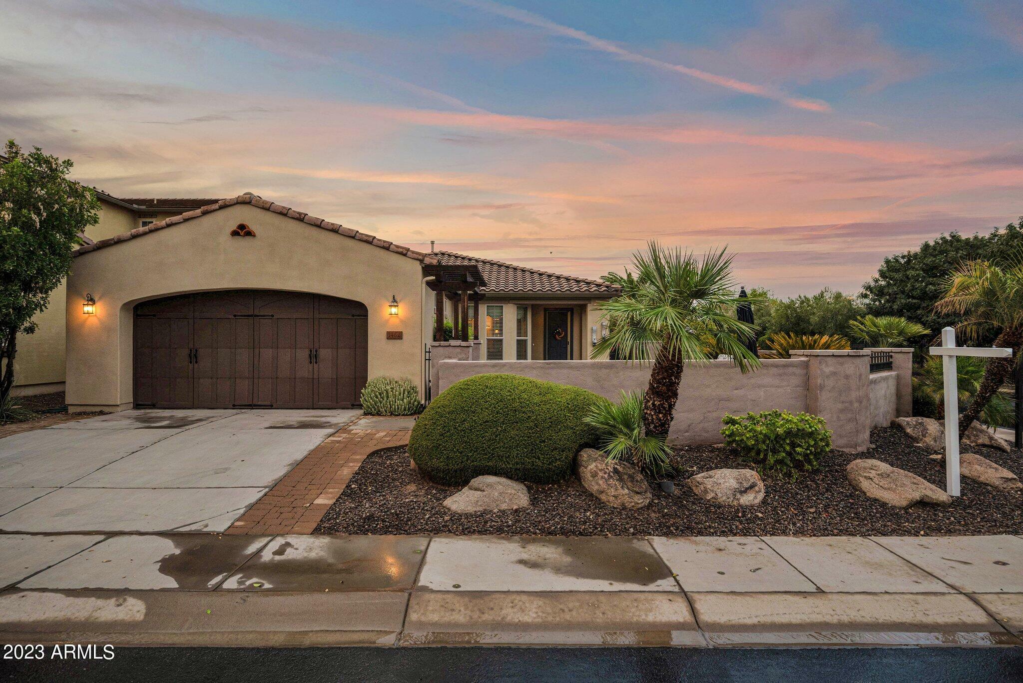 Property Photo: 1462 E Sweet Citrus Drive AZ 85140